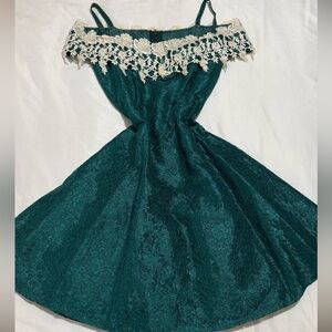 80s Notorious vintage lace and eyelet green and ivory formal dress Size 5